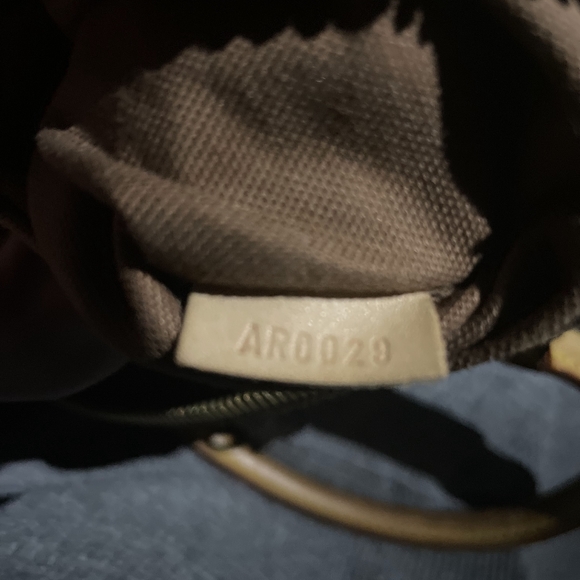 Louis Vuitton bag - Picture 4 of 5